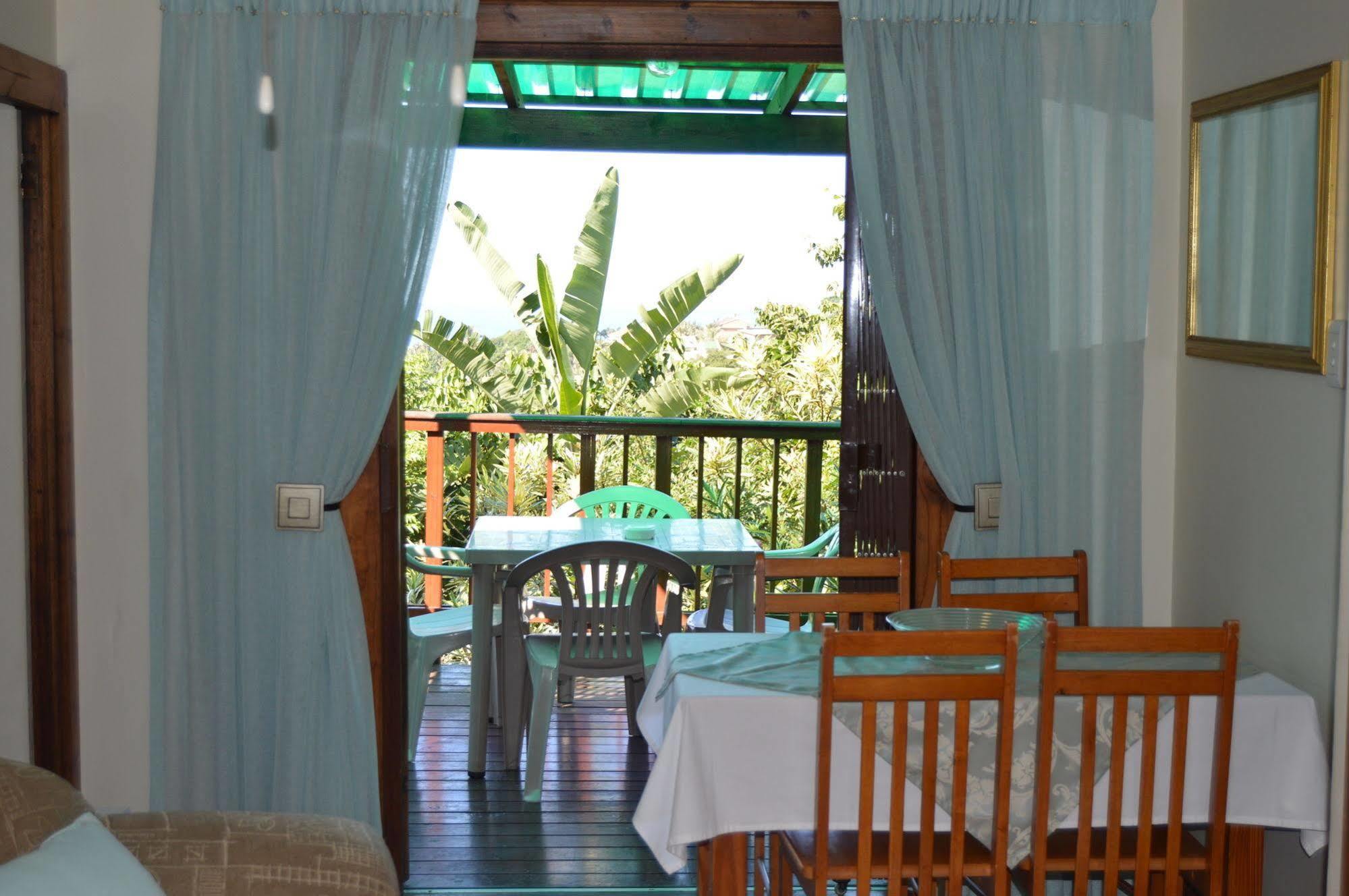 Zuider Zee Guest House Баллито Экстерьер фото